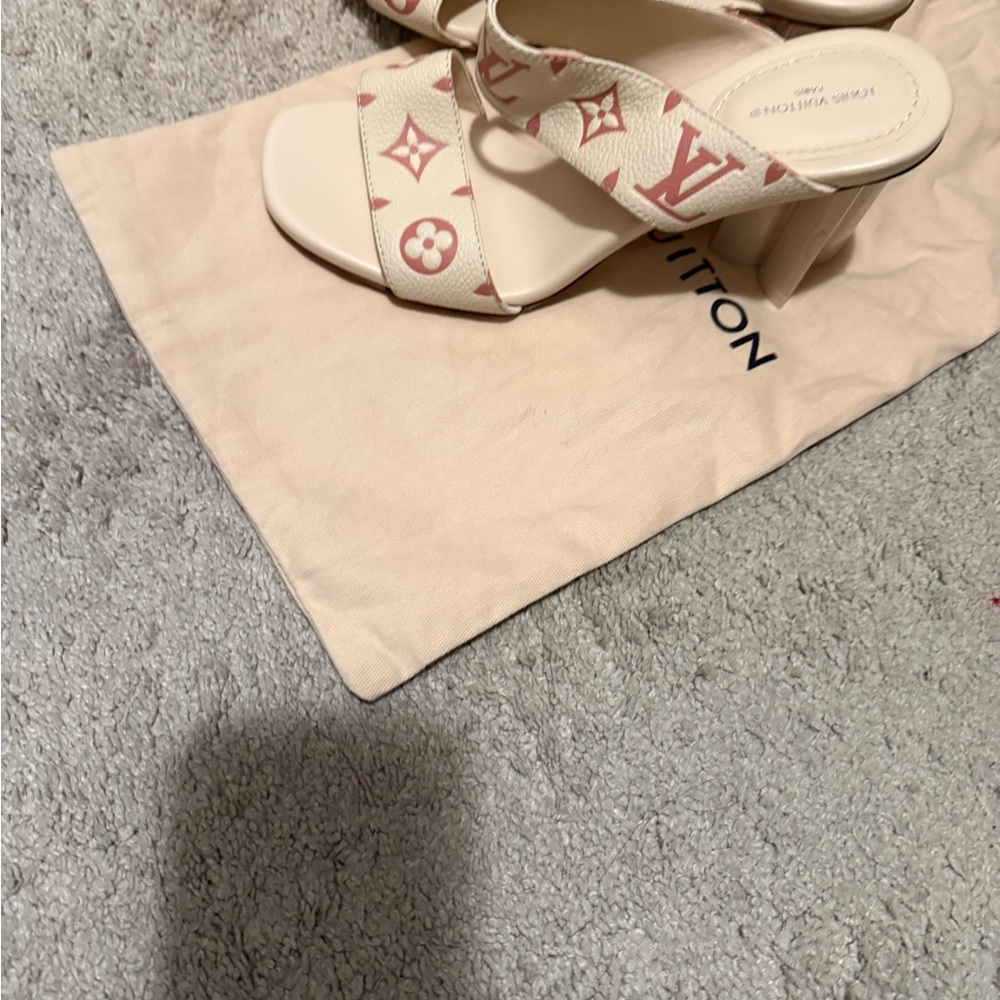 Louis Vuitton Cream and Light Brown Monogram Two-Band Heel Mule - Picture 4 of 11